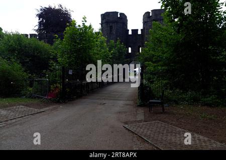 Ingresso al Castello di Cardiff da Bute Park Foto Stock