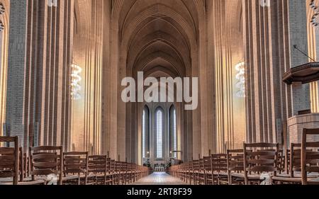 Copenhagen, Danimarca, 3 gennaio 2017: Fotografia d'interni dell'imponente sala della chiesa di Grundtvigs Foto Stock