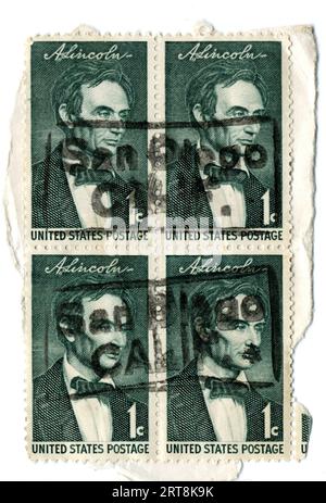 Un blocco di francobolli da un centesimo cancellati in onore dell'ex presidente degli Stati Uniti Abe Lincoln emessi nel 1959. Foto Stock