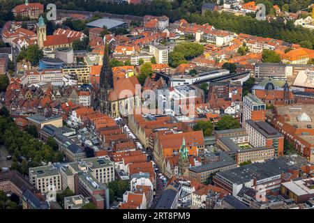 Vista aerea, festival della città vecchia "Münster mittendrin" a Prinzipalmarkt, dal municipio storico e la torre del municipio alla chiesa cattolica di St Lambert Foto Stock