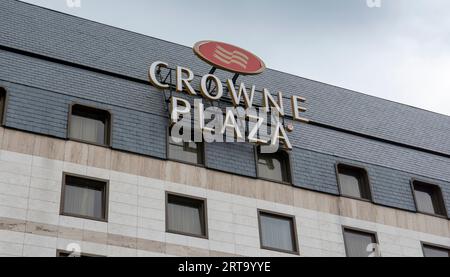 Bratislava, Slovacchia - 3 settembre 2023: Hotel Crowne Plaza a Bratislava. Il marchio Crowne Plaza è di proprietà dell'InterContinental Hotels Group (IH Foto Stock