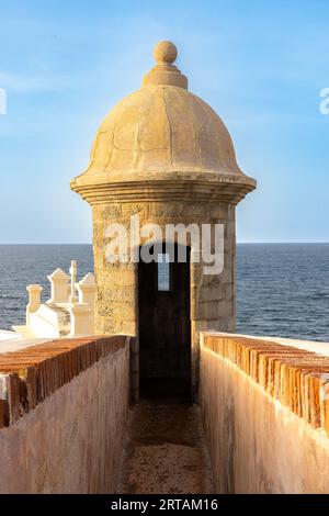 Una scatola di sentinella in una fortezza spagnola sull'isola caraibica di Porto Rico Foto Stock