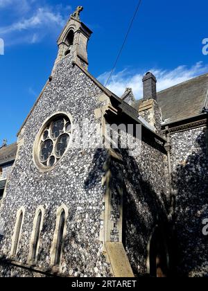 La facciata di una chiesa storica a Framlingham, Suffolk, Regno Unito. Foto Stock