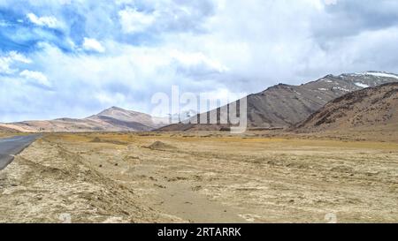 Montagne nella regione di Leh dell'himalaya Foto Stock