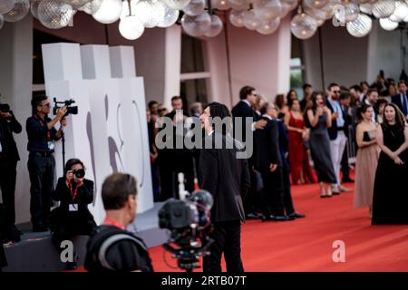 VENEZIA, ITALIA - AGOSTO 31: Adam driver partecipa a un Red carpet per il film "Ferrari" alla 80 Mostra Internazionale d'Arte cinematografica di Venezia il 31 agosto 2023 Foto Stock