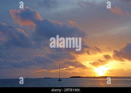 La Long Island Sailing Regatta si svolge a giugno ed è la seconda regata più grande delle Bahamas, Long Island, Bahamas Foto Stock