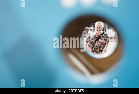 UTRECHT - visitatori durante la 29a edizione dei 50PlusBeurs nel Jaarbeurs di Utrecht. ANP FREEK VAN DEN BERGH paesi bassi fuori - belgio fuori Foto Stock