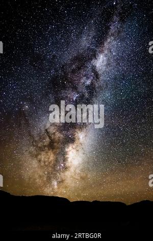 Via Lattea e cielo meridionale a lunga esposizione, Lago Posadas, Argentina, Patagonia Foto Stock