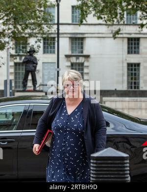 Londra, Regno Unito. 12 settembre 2023. Thérèse Coffey, segretaria dell'ambiente arriva all'ufficio del gabinetto per incontrare Whitehall credito: Richard Lincoln/Alamy Live News Foto Stock