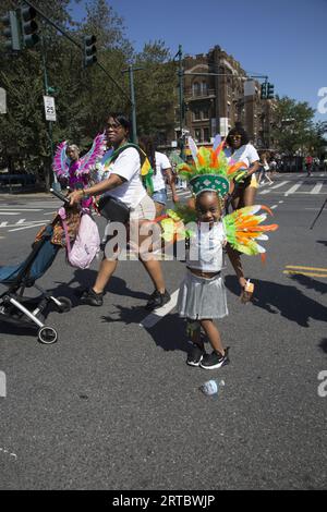 West Indian Kiddies Parade e Carnevale nel quartiere Crown Heights di Brooklyn, New York. Foto Stock