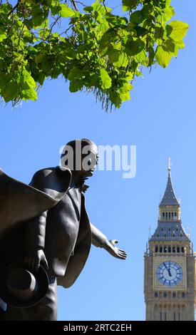 Statua del David Lloyd George, (1863 - 1945) Il primo ministro (1916-22) Piazza del Parlamento, Westminster, Londra, Inghilterra, Regno Unito. Da Glynn Williams, 2007 Foto Stock