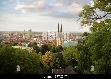 Vista da Sparrenburg sulla città vecchia di Bielefeld, Bielefeld, Renania settentrionale-Vestfalia, Germania, Europa Foto Stock