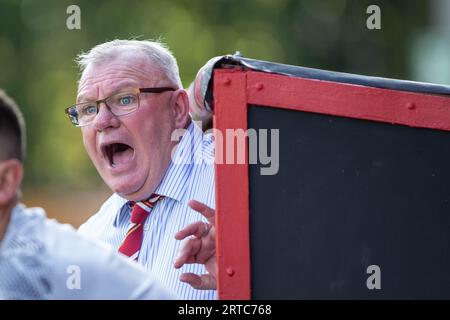 Steve Evans, mentre era manager dello Stevenage Football Club durante la partita Foto Stock