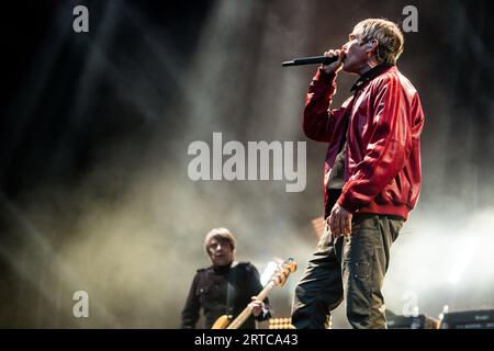 Gli Stone Roses si esibiscono all'Etihad Stadium di Manchester nel 2016 Foto Stock