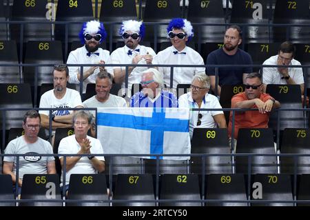 Zagabria, Croazia. 12 settembre 2023. Tifosi finlandesi durante la partita della fase del gruppo D delle finali di Coppa Davis 2023 tra Finlandia e Paesi Bassi all'Arena Gripe Sports Centre il 12 settembre 2023 a Spalato, Croazia. Foto: Sanjin Strukic/PIXSELL credito: Pixsell/Alamy Live News Foto Stock