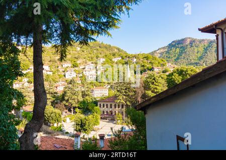 Paesaggio urbano del distretto di Goynuk di Bolu. Cittaslow città di Turkiye foto di sfondo. Foto Stock