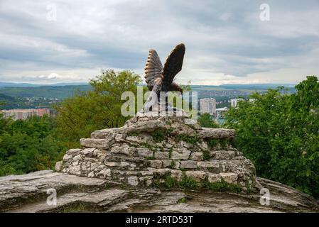 PYATIGORSK, RUSSIA - 7 GIUGNO 2023: Il simbolo di Pyatigorsk è l'aquila, Russia Foto Stock