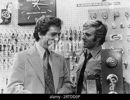 IL film HOT ROCK 1972 20th Century Fox con Robert Redford a destra e George Segal Foto Stock