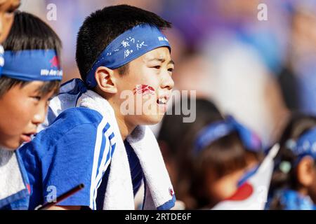 Genk, Belgio. 12 settembre 2023. GENK, BELGIO - 12 SETTEMBRE: Tifosi e tifosi del Giappone durante l'amichevole internazionale tra Turkiye e il Giappone alla Cegeka Arena il 12 settembre 2023 a Genk, in Belgio. (Foto di Joris Verwijst/Agenzia BSR) credito: Agenzia BSR/Alamy Live News Foto Stock