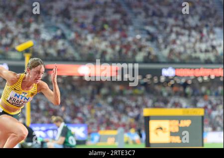 Budapest, Germania. 22 agosto 2023. Budapest, Ungheria, 21 agosto 2023: Carolina Krafzik (Germania) durante le semifinali dei 400 metri ostacoli durante i campionati mondiali di atletica leggera 2023 presso il Centro Nazionale di atletica di Budapest, Ungheria. (Sven Beyrich/SPP) credito: SPP Sport Press Photo. /Alamy Live News Foto Stock