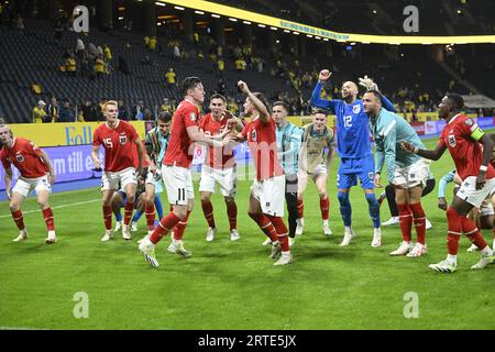 Stoccolma, Svezia. 12 settembre 2023. I giocatori austriaci festeggiano la vittoria della partita di qualificazione del gruppo F Euro 2024 tra Svezia e Austria alla Friends Arena di Stoccolma, Svezia, il 12 settembre 2024. Foto: Fredrik Sandberg/TT/code 10080 credito: TT News Agency/Alamy Live News Foto Stock