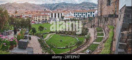 CUSCO, PERÙ. 2023: Il giardino solare all'interno di Qorikancha, Cusco Perù Foto Stock