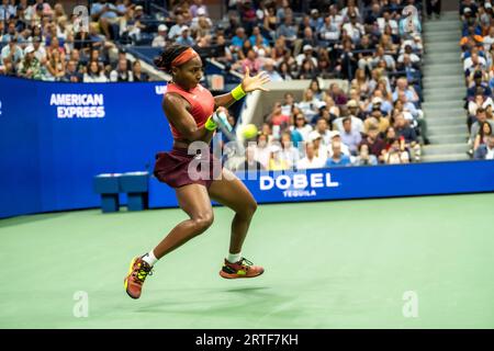 Coco Gauff (USA) vince le finali del singolo femminile agli US Open Tennis 2023. Foto Stock