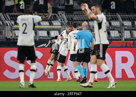 Dortmund, Germania. 12 settembre 2023. I giocatori tedeschi celebrano il punteggio durante una partita amichevole tra Germania e Francia a Dortmund, Germania, 12 settembre 2023. Crediti: Ulrich Hufnagel/Xinhua/Alamy Live News Foto Stock