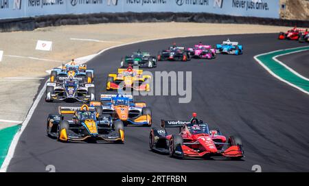 10 settembre 2023 Monterey, CA, U.S.A. CORREZIONE DIDASCALIA: Il pilota del team Penske Will Power (12) australiano guida il campo nella curva 2 dopo un riavvio durante il Firestone Grand Prix di Monterey NTT Indycar Championship al WeatherTech Raceway Laguna Seca Monterey, CA Thurman James/CSM (Credit Image: © Thurman James/Cal Sport Media) Foto Stock