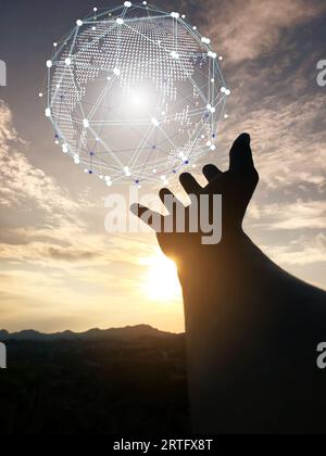 Età della tecnologia persone, l'uso della tecnologia nell'era moderna, interconnessione tramite rete internet, comunicazione con Internet, comunicazione w Foto Stock