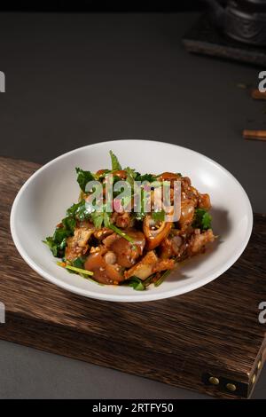 Trotteri di maiale brasati （boccale di maiale，zampe di maiale）con salsa di prugne Foto Stock