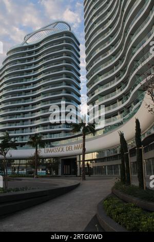 Limassol del Mar, edificio residenziale a Germasogeia, Cipro Foto Stock