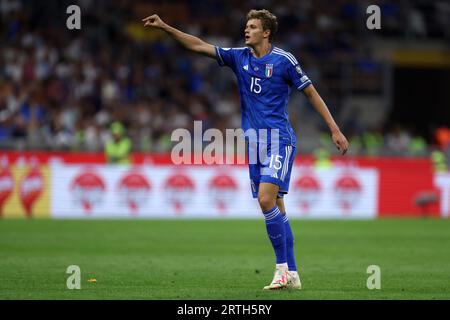 Milano, Italia. 12 settembre 2023. L'italiano Giorgio Scalvini gestisce durante la partita del girone C di qualificazione A UEFA EURO 2024 tra Italia e Ucraina allo Stadio San Siro il 12 settembre 2023 a Milano. Crediti: Marco Canoniero/Alamy Live News Foto Stock