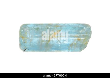 Cristallo naturale grezzo di pietra preziosa acquamarina (gruppo berilico) su sfondo bianco Foto Stock