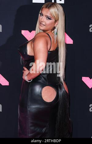 NEWARK, NEW JERSEY, USA - 12 SETTEMBRE: Bebe Rexha arriva agli MTV Video Music Awards 2023 che si sono tenuti al Prudential Center il 12 settembre 2023 a Newark, New Jersey, Stati Uniti. (Foto di Xavier Collin/Image Press Agency) Foto Stock