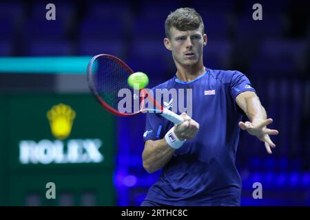 AO Arena, Manchester, Lancashire, Regno Unito. 12 settembre 2023. Neal Skupski (GBR) fa pratica in vista della fase a gironi delle finali di Coppa Davis 2023 tra Australia e Gran Bretagna credito: Touchlinepics/Alamy Live News Foto Stock