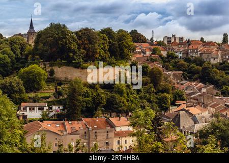 Val de Briey, Meurthe-et-Moselle, vista panoramica sui bastioni e sulla città Foto Stock
