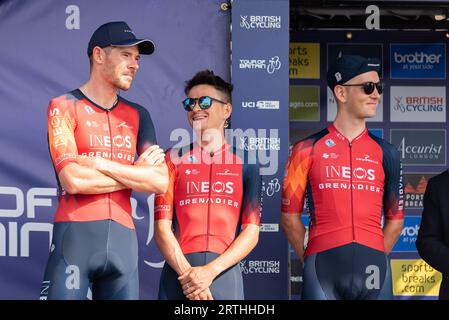 I piloti del team INEOS Grenadiers della gara ciclistica Tour of Britain Stage 6 partono da Southend on Sea, Essex, Regno Unito. Tom Pidcock Center Foto Stock