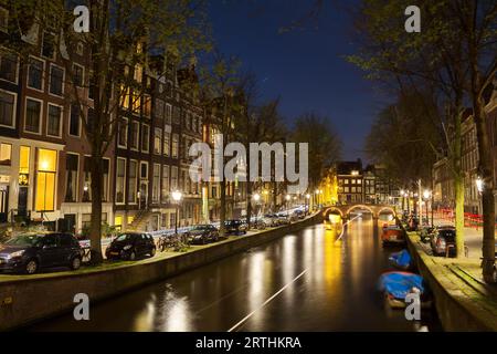 Foto notturna del Leidsegracht ad Amsterdam, Paesi Bassi in primavera Foto Stock