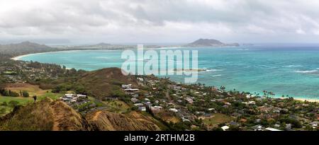 Vista dal Pillbox Trail sulla baia di Kailua su Oahu, Hawaii, USA Foto Stock