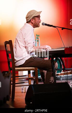 James Yorkston e Nina Persson vivono a Marostica (vi) Italia 09.09.2023 Foto Stock