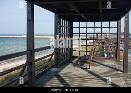 Pergola presso il lungomare Promenade nella città di Hel, affacciato sul Mar Baltico, penisola di Hel, Polonia Foto Stock