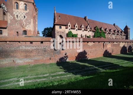 Castello di Malbork in Polonia, costruito per ordine dei Cavalieri Teutonici, risalente al XIII secolo Foto Stock