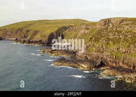 Stoer Head (Rubha Stoer in gaelico scozzese) è un punto di terra a nord di Lochinver e la township di Stoer a Sutherland, in Scozia Foto Stock