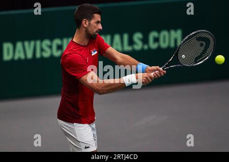 Novak Djokovic della Serbia in una sessione di allenamento prima della fase a gironi di Coppa Davis 2023 a Valencia tra Spagna e Serbia. Crediti: Saolab/Alamy Live News Foto Stock