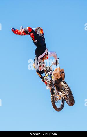Melbourne, Australia, 20 marzo 2016: Un pilota di motocross fa trucchi in un'esposizione pubblica a Melbourne, Victoria, Australia Foto Stock