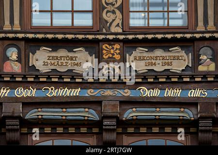 Dettagli della facciata sulla Wedekindhaus, storica casa in legno in stile rinascimentale sulla piazza del mercato, città vecchia, Hildesheim, bassa Sassonia, Germania Foto Stock