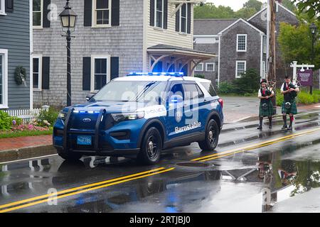 911 cerimonia di commemorazione presso la sede centrale dei vigili del fuoco di Barnstable, Massachusetts, a Cape Cod, Stati Uniti. L'inizio della processione Foto Stock