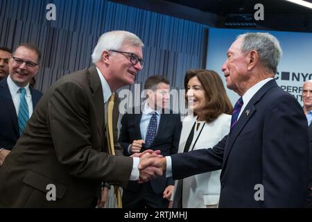 L'ex sindaco di New York Michael Bloomberg parla al Perelman Performing Arts Center (PAC NYC) evento stampa di apertura e cerimonia di taglio del nastro il 13 settembre 2023 a New York. Il centro delle arti dello spettacolo, costruito al Ground zero a Lower Manhattan, dovrebbe aprire il 19 settembre 2023, con il primo di cinque concerti incentrati sul tema del rifugio. Credito: Brazil Photo Press/Alamy Live News Foto Stock