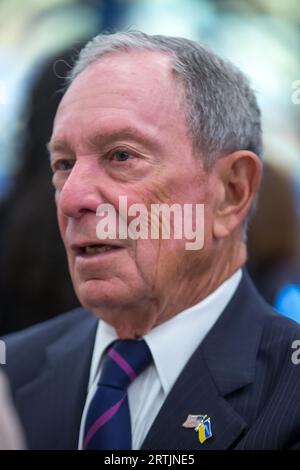 New York City, NY, USA. 13 settembre 2023. L'ex sindaco di New York Michael Bloomberg parla al Perelman Performing Arts Center (PAC NYC) evento stampa di apertura e cerimonia di taglio del nastro il 13 settembre 2023 a New York. Il centro delle arti dello spettacolo, costruito al Ground zero a Lower Manhattan, dovrebbe aprire il 19 settembre 2023, con il primo di cinque concerti incentrati sul tema del rifugio. (Immagine di credito: © William Volcov/ZUMA Press Wire) SOLO USO EDITORIALE! Non per USO commerciale! Foto Stock